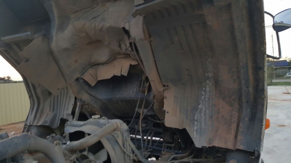 รถนิสสัน 6 ล้อ PKB211N / ติดเครน 5 ตัน. 220 แรงม้า. ปี 47. สนใจติดต่อ 081 - 6079515 รถนิสสัน 6 ล้อ PKB211N / ติดเครน 5 ตัน. 220 แรงม้า. ปี 47. สนใจติดต่อ 081 - 6079515