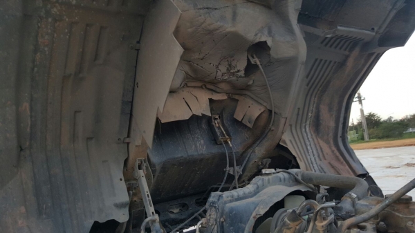 รถนิสสัน 6 ล้อ PKB211N / ติดเครน 5 ตัน. 220 แรงม้า. ปี 47. สนใจติดต่อ 081 - 6079515 รถนิสสัน 6 ล้อ PKB211N / ติดเครน 5 ตัน. 220 แรงม้า. ปี 47. สนใจติดต่อ 081 - 6079515