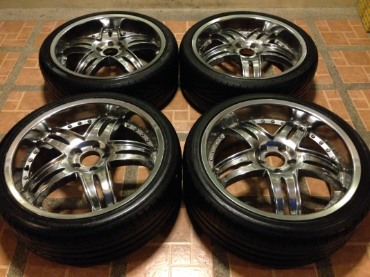 ล้อVIP ขอบ 20 สภาพสวย ไม่เคยซ่อม พร้อมยาง 245 35 20 ปี13 ราคาไม่แพง