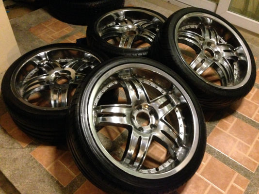 ล้อVIP ขอบ 20 สภาพสวย ไม่เคยซ่อม พร้อมยาง 245 35 20 ปี13 ราคาไม่แพง