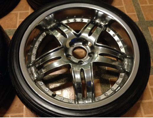 ล้อVIP ขอบ 20 สภาพสวย ไม่เคยซ่อม พร้อมยาง 245 35 20 ปี13 ราคาไม่แพง