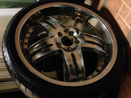 ล้อVIP ขอบ 20 สภาพสวย ไม่เคยซ่อม พร้อมยาง 245 35 20 ปี13 ราคาไม่แพง