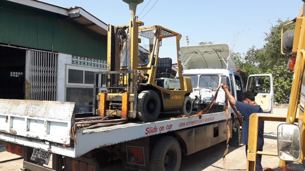 ขายด่วนรถยกดีเซล TOYOTA 4FDดีเซลยก2.5ตันเสาสูง3เมตรงาสไลย์ได้ยางตันสวยๆรถนอกยังไม่เคยใช้งานในเมืองไทยเลย=รุ่นใหม่ขายถูกๆๆ ขายด่วนรถยกดีเซล TOYOTA 4FDดีเซลยก2.5ตันเสาสูง3เมตรงาสไลย์ได้ยางตันสวยๆรถนอกยังไม่เคยใช้งานในเมืองไทยเลย=รุ่นใหม่ขายถูกๆๆ