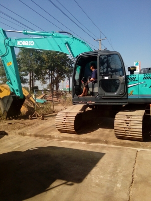 ขายรถเเบคโครKOBELCO-200YN12สภาพพร้อมใช่งานได้เอกสารคบสนใจติดต่อเจ๊อ้อย081-8021463-0616582035