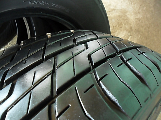 ยางกระบะขอบ15 บริดสโตน215-65-R15ลงพื้นปลายปี14 (4เส้น 4,200) ยางกระบะขอบ15 บริดสโตน215-65-R15ลงพื้นปลายปี14 (4เส้น 4,200)