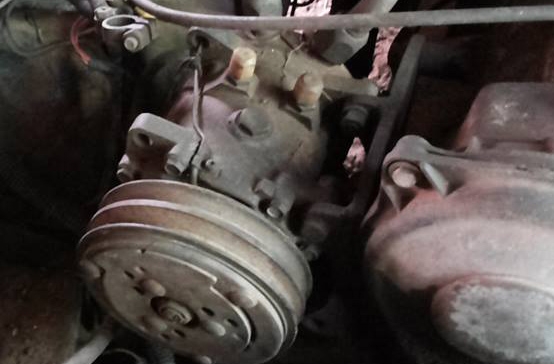 **37,000 บ.ต่อรอง/// ม้ากระโดด TOYOTA LN40 เครื่องดีเซล 1L 2.0 เล่มทะเบียนครบ **ขาย TOYOTA LN40 ม้ากระโดด กระบะตอนเดียว เข้าไร่เข้าสวน สภาพดี เล่มทะเบียนครบ TOYOTA LN40 1L 2.0 ม้ากระโดด เครื่องยนต์ดีเซล 2.0 (HERO 1L) เครื่องดี แน่น แรงดี ครับ สตาร์ทง่าย เ