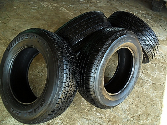 ยางกระบะสูง17 บริดสโตน265-65-R17ลงพื้นปี13 (4เส้น3,200) ยางกระบะสูง17 บริดสโตน265-65-R17ลงพื้นปี13 (4เส้น3,200)