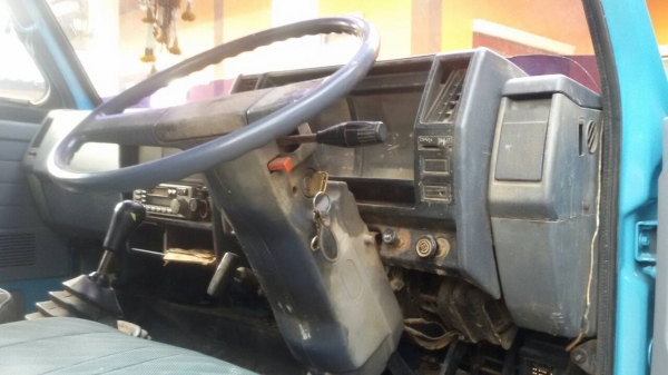 ขาย 6 ล้อ IS&Ugrave;ZU NKR(คุณวิรัช  ช่อกลาง รับรถกลับถึงชลบุรีวิ่งงานทำเงินเรียบร้อยแล้ว)เครื่องแน่นมาก แห้ง แรง ประหยัดน้ำมัน(4BE1ฝาดำ) แซสซีเยี่ยม สวยๆไม่ผุไม่ดาม ยางใหม่ 6 เส้น (ยาง7.50) พร้อมใช้งานได้เลย พร้อมโอนทั่ว