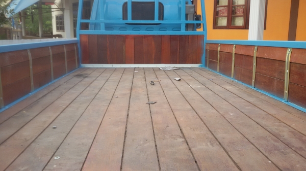 ขาย 6 ล้อ IS&Ugrave;ZU NKR(คุณวิรัช  ช่อกลาง รับรถกลับถึงชลบุรีวิ่งงานทำเงินเรียบร้อยแล้ว)เครื่องแน่นมาก แห้ง แรง ประหยัดน้ำมัน(4BE1ฝาดำ) แซสซีเยี่ยม สวยๆไม่ผุไม่ดาม ยางใหม่ 6 เส้น (ยาง7.50) พร้อมใช้งานได้เลย พร้อมโอนทั่ว