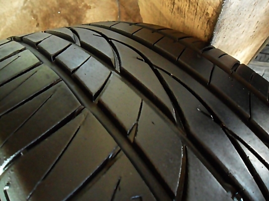 ยางซิ่ง18 ฟอลเคน225-45-R18ลงพื้นปลายปี14 (4เส้น 4,800) ยางซิ่ง18 ฟอลเคน225-45-R18ลงพื้นปลายปี14 (4เส้น 4,800)