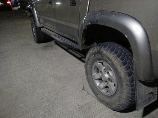 ยาง M/T ROAD STONE 31 10.5 15 ปี13