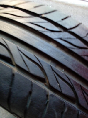 ขายยาง205 45 17มีเส้นเดียว800บาท