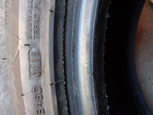 ขายยาง205 45 17มีเส้นเดียว800บาท