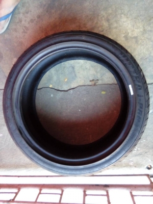 ขายยาง205 45 17มีเส้นเดียว800บาท