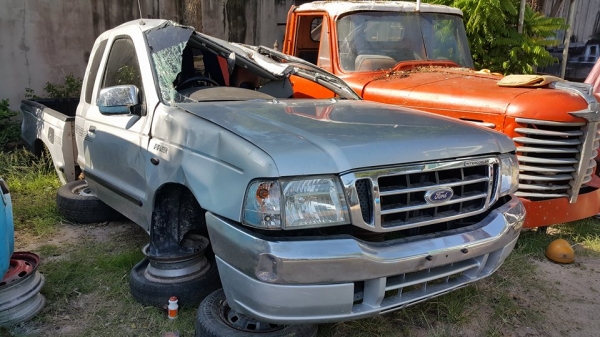 ขายหัวเก๋ง Ford open cab 2004 พร้อมลูกกะบะ ขายตามสภาพครับ 22000ครับ ขายหัวเก๋ง Ford open cab 2004 พร้อมลูกกะบะ ขายตามสภาพครับ 22000ครับ