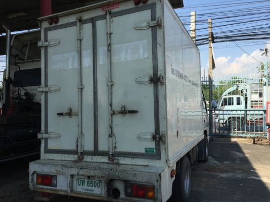 ขาย 4 ล้อ ISUZU NKR ทะเบียนไม่ติดเวลา ปี 49 (รถห้าง) พร้อมตู้บรรทุก ขาย 4 ล้อ ISUZU NKR ทะเบียนไม่ติดเวลา ปี 49 (รถห้าง) พร้อมตู้บรรทุก