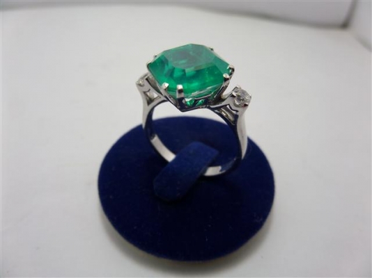 แหวนเงินมรกต(ชาร์ตั้ม)