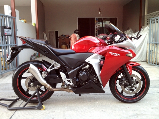 ขาย CBR250R ปี2555 สภาพสวย ของแต่งหลายอย่าง ท่อแต่ง ราคา 58000 บาท ต่อรองได้