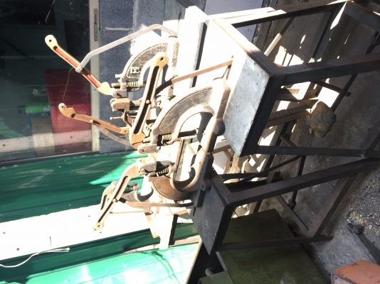 ขายเครื่องย้ำตาไก่แบบมือโยกย้ำตาไก่ผ้าใบก็ได้มี7ตัวๆละ1800ครับ