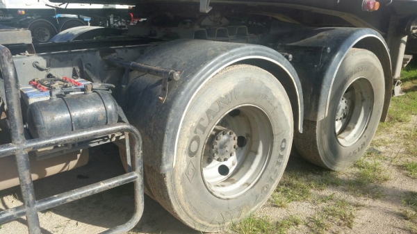 รถอีซูซุ 10 ล้อ หัวลาก GXZ  270 แรงม้า. ปี 50  ( ขายเฉพาะหัว. )    สนใจติดต่อ  081 - 6079515