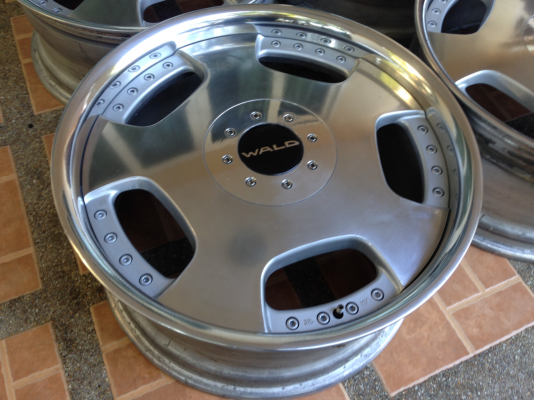 ล้อแท้ WALD ขอบ 19 Made in Japan สภาพสวย ไม่เคยซ่อม ราคาชุดล่ะ 14,500 บาท ติดต่อ 089-9897198 092-4426264 max Line aui.msc ดูสินค้าออฟโรดอื่นๆคลิ๊กที่ชื่อ auimotor@hotmail.com ไ