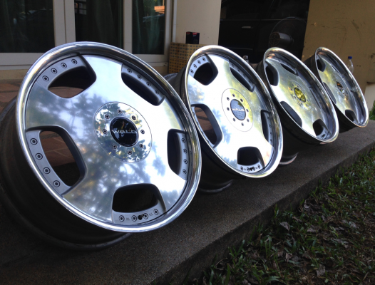 ล้อแท้ WALD ขอบ 19 Made in Japan สภาพสวย ไม่เคยซ่อม ราคาชุดล่ะ 14,500 บาท ติดต่อ 089-9897198 092-4426264 max Line aui.msc ดูสินค้าออฟโรดอื่นๆคลิ๊กที่ชื่อ auimotor@hotmail.com ไ