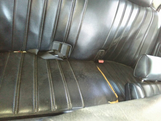 BMW 316 i E30 ปี 88-89 เกียร์ธรรมดา ราคา 25,000 บาท ติดแก๊สแล้ว ภายในมีเบาะขาด (รถจอดอยู่โดนรถเก๋งมาชนที่แก้มขวา ลูกหมากหรือปีกนกงอ คันสิ่งหัก ต้องเปลี่ยน) และแก้มขวากระแทกคันข้างๆบุบ ภาษีน่าจะขาดเกิน 3 ปี รถจอดนาน เครื่องติด แต่ภายนอกตามรูป มีไม่สวยบ้าง