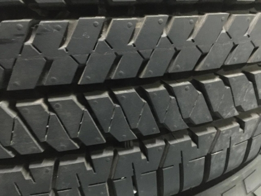 ขายล้อแม็กพร้อมยางขอบ18 ถอดป้ายแดง ชุดละ 30,000 บาท