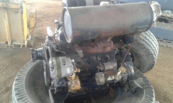 ขายเครื่องยนต์ KOMATSU 3D 84, 4D 88 สำหรับเครื่องจักรกล เช่น รถแมคโค/รถตัก/รถยก