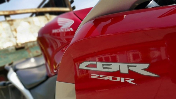 หายาก CBR2012 ABS วิ่ง 3,000 โล แต่งแน่น ทะเบียนสวย ต่อรองได้ครับ หายาก CBR2012 ABS วิ่ง 3,000 โล แต่งแน่น ทะเบียนสวย ต่อรองได้ครับ