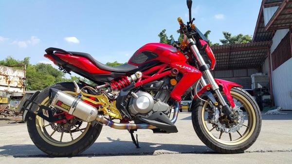 Benelli TNT300 2015 รถสวย ใหม่กริ๊บไม่มีที่ติ วิ่งน้อยมาก แต่งเทพล้นคัน ราคาถูกกว่ารถเดิมๆ ต่อรองได้จ้า Benelli TNT300 2015 รถสวย ใหม่กริ๊บไม่มีที่ติ วิ่งน้อยมาก แต่งเทพล้นคัน ราคาถูกกว่ารถเดิมๆ ต่อรองได้จ้า