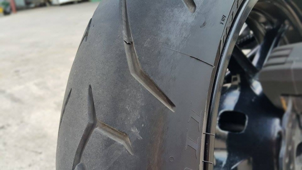 ER6N ABS 2011 รถบ้าน ใช้น้อย พร้อมขี่ สวยๆ ราคาไม่แพงครับ