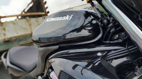 ER6N ABS 2011 รถบ้าน ใช้น้อย พร้อมขี่ สวยๆ ราคาไม่แพงครับ