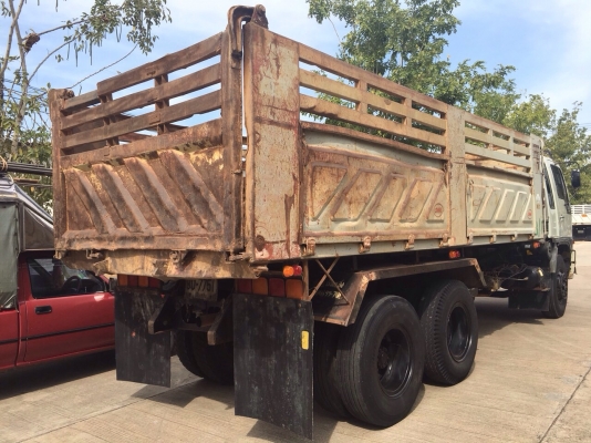 ขาย  3m  เครื่องเดิมเกียเดิม  สโลเดิม  สวยสด  ขยตามสภาพรถไม่มีที้ติรับประกันโดยเฉพาะคัสซี เดิมไม่สาดสีกับภายในกริบครับ