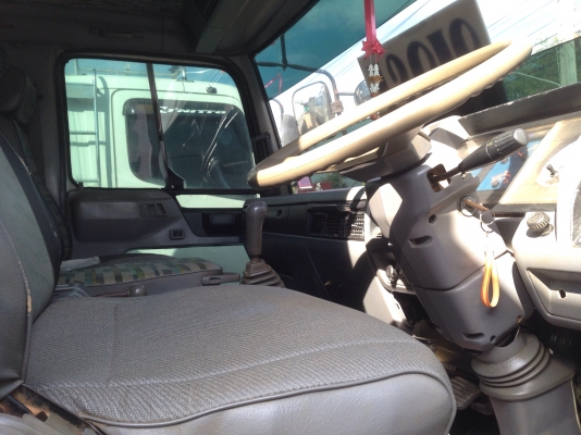 ขาย  3m  เครื่องเดิมเกียเดิม  สโลเดิม  สวยสด  ขยตามสภาพรถไม่มีที้ติรับประกันโดยเฉพาะคัสซี เดิมไม่สาดสีกับภายในกริบครับ