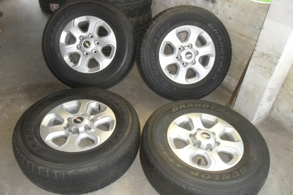 ล้อแม็ก16นิ้ว 6รู เชฟ พร้อมยาง สวยๆ 4 ล้อ ราคา 6900 บาท