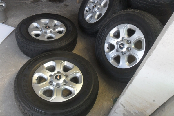 ล้อแม็ก16นิ้ว 6รู เชฟ พร้อมยาง สวยๆ 4 ล้อ ราคา 6900 บาท