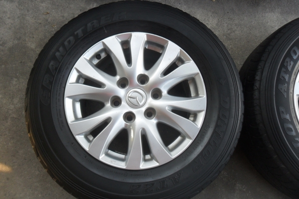 ล้อแม็ก17นิ้ว6รู มาสด้า พร้อมยาง สวยๆ 4 ล้อ ราคา 7900 บาท