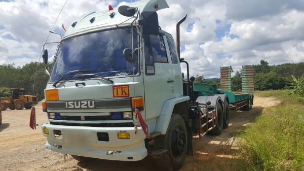 รถอีซูซุ 10 ล้อ หัวลาก 240 แรงม้า. ปี 39. ( ขาย แม่,ลูก. ) สนใจติดต่อ 081 - 6079515 รถอีซูซุ 10 ล้อ หัวลาก 240 แรงม้า. ปี 39. ( ขาย แม่,ลูก. ) สนใจติดต่อ 081 - 6079515