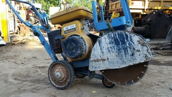 ขาย เครื่องตัดคอนกรีต ตัดปูน KOMATSU เครื่อง ROBIN EY20 ขนาด 5PS พร้อมใบตัด ขาย เครื่องตัดคอนกรีต ตัดปูน KOMATSU เครื่อง ROBIN EY20 ขนาด 5PS พร้อมใบตัด