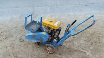 ขาย เครื่องตัดคอนกรีต ตัดปูน KOMATSU เครื่อง ROBIN EY20 ขนาด 5PS พร้อมใบตัด ขาย เครื่องตัดคอนกรีต ตัดปูน KOMATSU เครื่อง ROBIN EY20 ขนาด 5PS พร้อมใบตัด