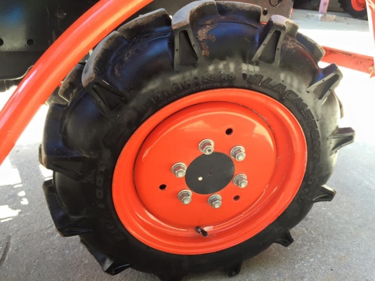 ขายรถไถ Kubota B2140(4WD) Narrow พร้อมโครงกันอ้อยและผานชักร่องพร้อมเครื่องหยอดปุ๋ย รถ 80ชั่วโมง พร้อ