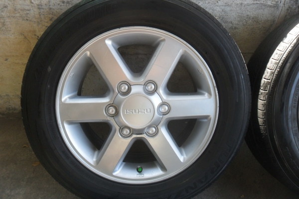 ล้อแม็ก16นิ้ว6รุ อีซุสุ พร้อมยาง สวยๆ 4 ล้อ ลดราคาเหลือ 5700 บาท