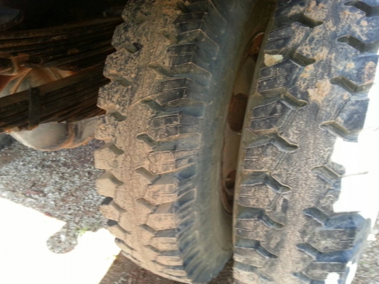 รถดั๊มบรรทุก ยี่ห้ออีซูซุ 185 แรงม้า ยาง 900 เฟื่องท้ายใหญ่ พวงมาลัยเพาเวอร์ มีแอร์ รถดั๊มบรรทุก ยี่ห้ออีซูซุ 185 แรงม้า ยาง 900 เฟื่องท้ายใหญ่ พวงมาลัยเพาเวอร์ มีแอร์