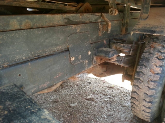 รถดั๊มบรรทุก ยี่ห้ออีซูซุ 185 แรงม้า ยาง 900 เฟื่องท้ายใหญ่ พวงมาลัยเพาเวอร์ มีแอร์ รถดั๊มบรรทุก ยี่ห้ออีซูซุ 185 แรงม้า ยาง 900 เฟื่องท้ายใหญ่ พวงมาลัยเพาเวอร์ มีแอร์