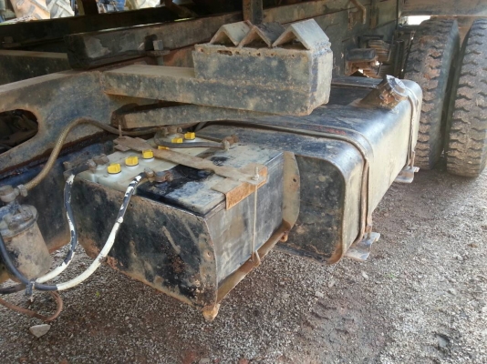 รถดั๊มบรรทุก ยี่ห้ออีซูซุ 185 แรงม้า ยาง 900 เฟื่องท้ายใหญ่ พวงมาลัยเพาเวอร์ มีแอร์ รถดั๊มบรรทุก ยี่ห้ออีซูซุ 185 แรงม้า ยาง 900 เฟื่องท้ายใหญ่ พวงมาลัยเพาเวอร์ มีแอร์