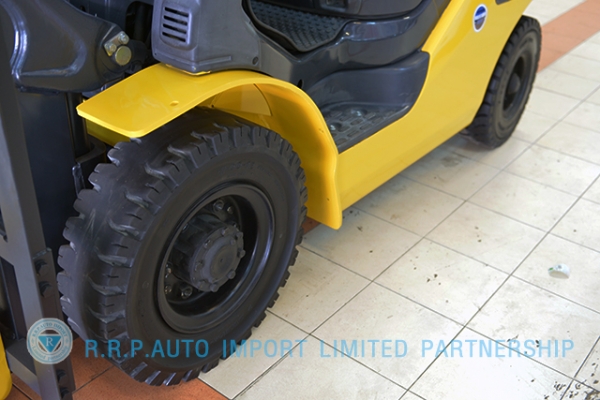 ขายรถโฟล์คลิฟท์มือสอง KOMATSU รุ่น FG25-723925 ราคา 285,000 บาท รุ่นใหม่ล่าสุด