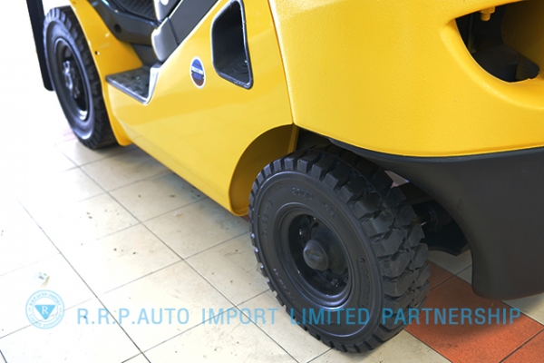 ขายรถโฟล์คลิฟท์มือสอง KOMATSU รุ่น FG25-723925 ราคา 285,000 บาท รุ่นใหม่ล่าสุด