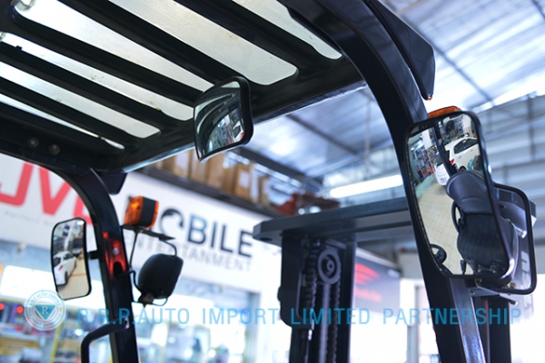 ขายรถโฟล์คลิฟท์มือสอง KOMATSU รุ่น FG25-723925 ราคา 285,000 บาท รุ่นใหม่ล่าสุด