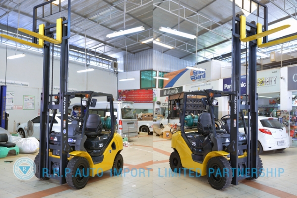 ขายรถโฟล์คลิฟท์มือสอง KOMATSU รุ่น FG25-723925 ราคา 285,000 บาท รุ่นใหม่ล่าสุด